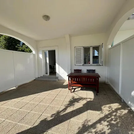 Roko Apartment *
