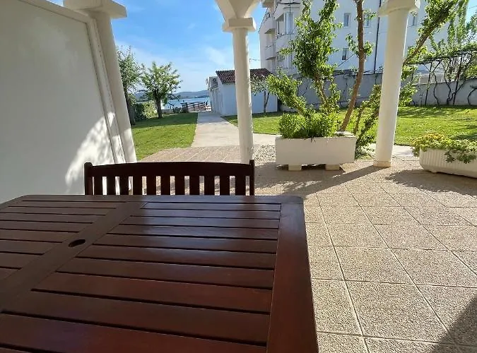Roko Apartman Turanj